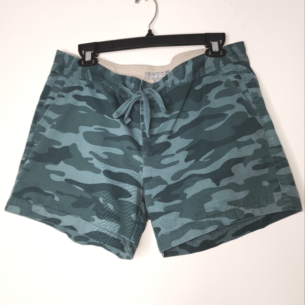 Gander Mountain Guide Series women's 14 shorts green camo